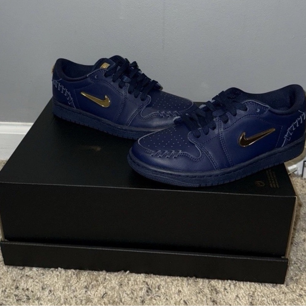 Nike Women's Air Jordan‎ 1 Low Method Of Make Midnight Navy Gold - Size 6